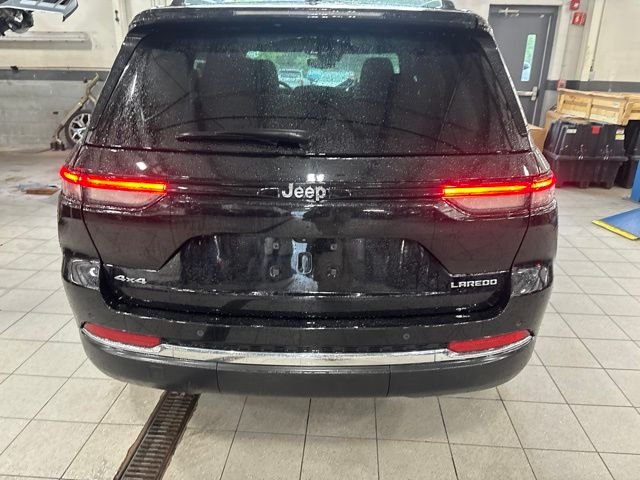 Used 2023 Black Jeep Laredo image 6