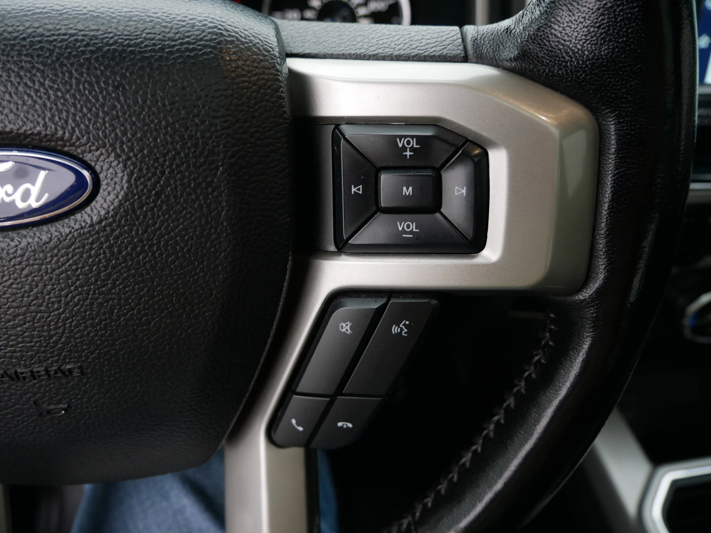 Certified Used 2022 Agate Black Metallic Ford LARIAT image 29