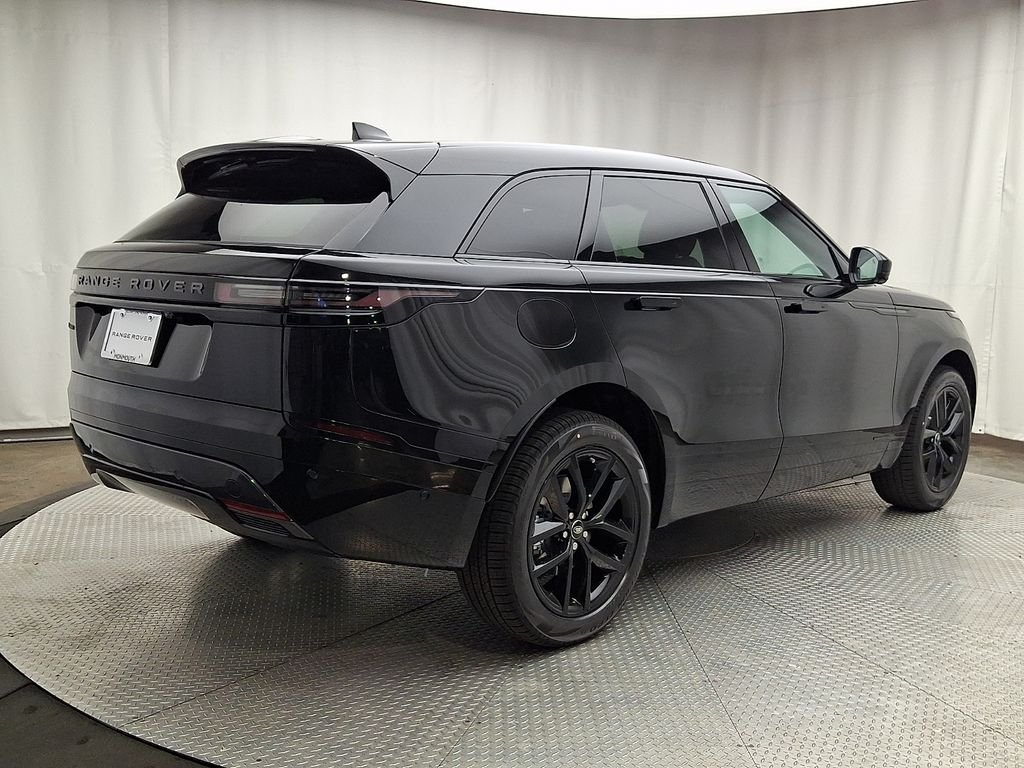 New 2026 Santorini Black Land Rover Belgravia Edition image 3
