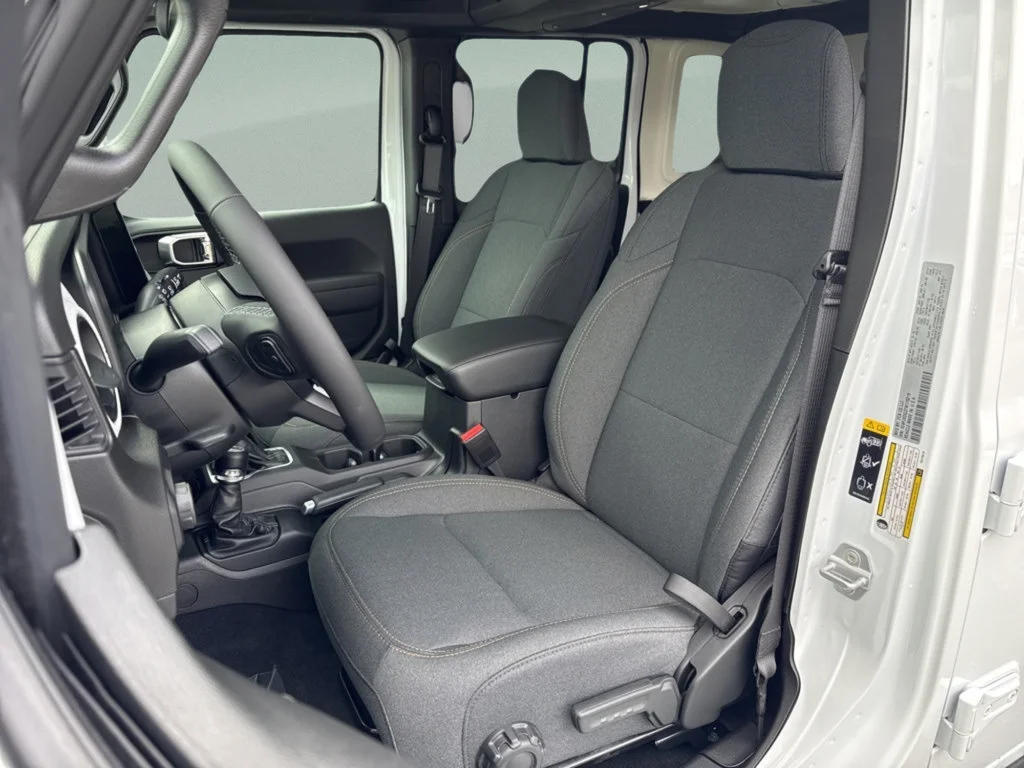 New 2026 Bright White Clear-Coat Exterior Paint Jeep Sport S image 11