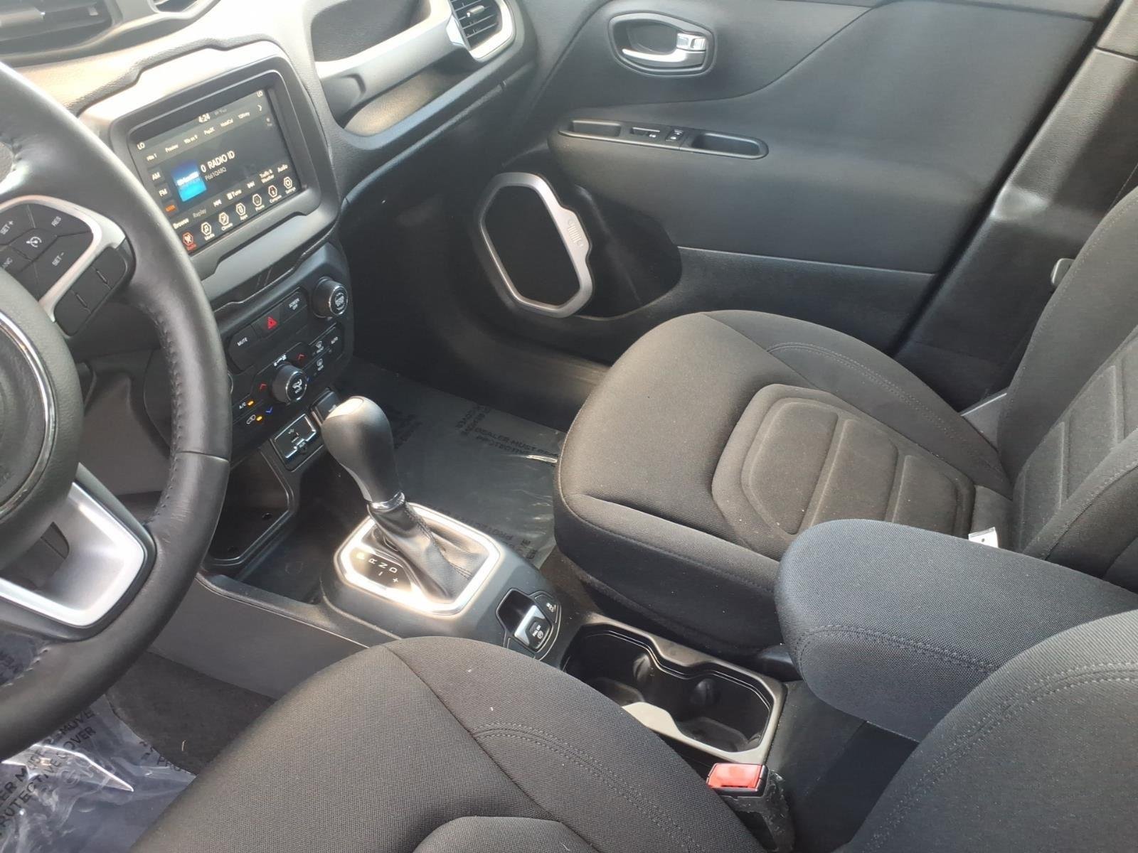 Used 2019 Glacier Metallic Clearcoat Jeep Latitude image 21
