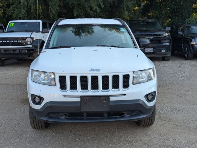 Used 2014 White Jeep Sport image 8
