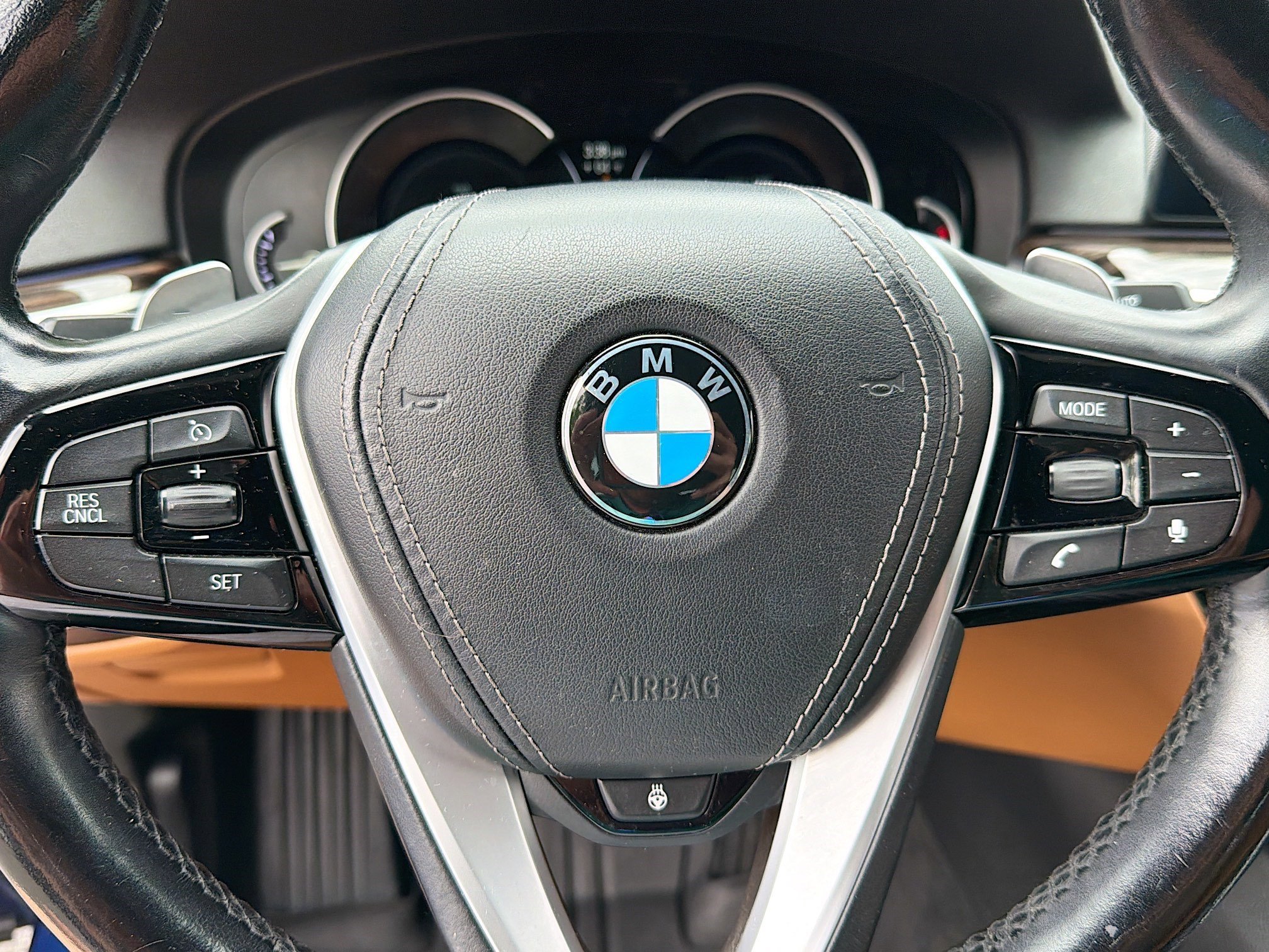 Used 2017 Mediterranean Blue Metallic BMW 530i xDrive image 16