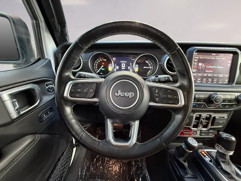 Used 2021 White Jeep Unlimited Rubicon 4xe image 13