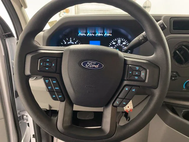 New 2025 Oxford White Ford E-350 SRW image 37