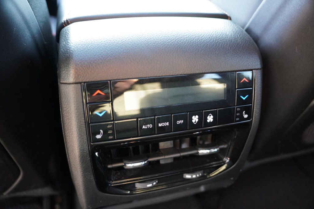 Certified Used 2025 Gray Jeep Summit image 19