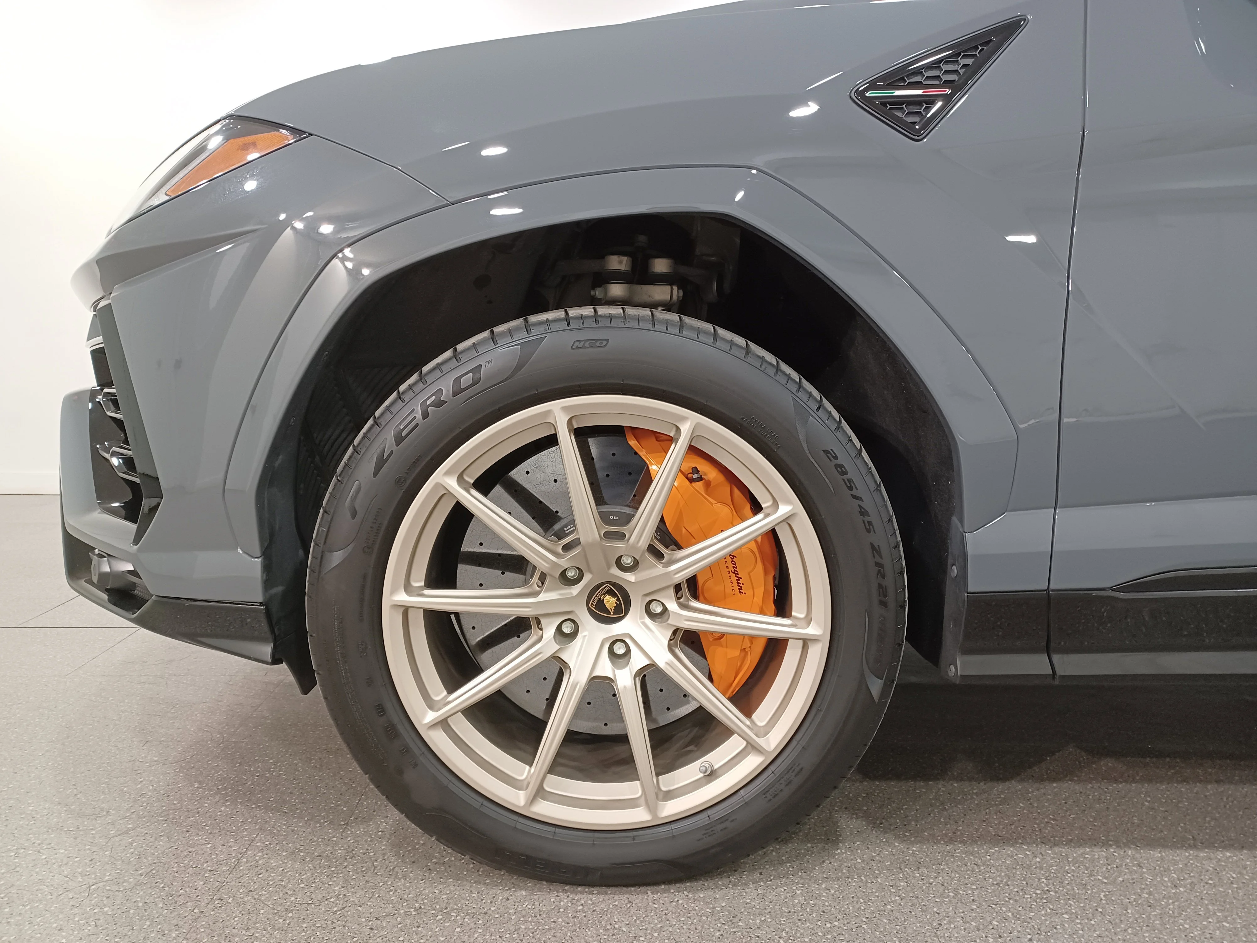 Used 2022 Grigio Telesto Lamborghini *NO LUX TAX!!! | Grigio Telesto | Marrone Eklipsis | Nav | Heads Up Display | Pano Roof image 21
