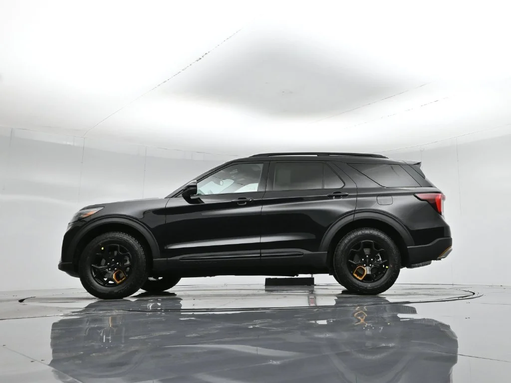 New 2026 Agate Black Metallic Ford Tremor image 54