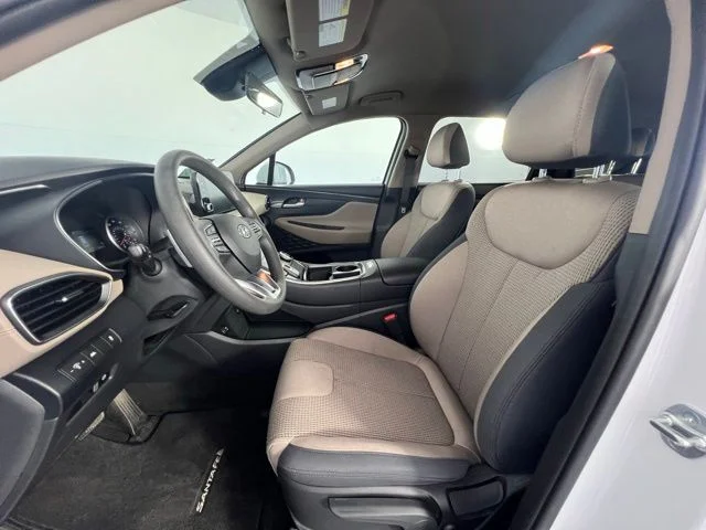 Used 2023 White Hyundai SE image 11