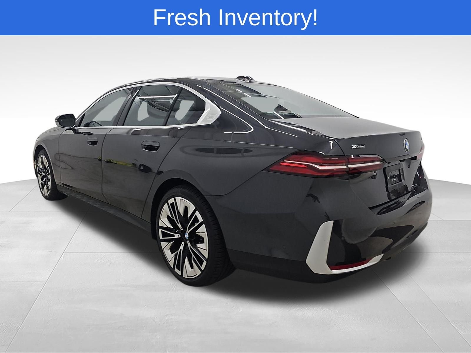 Certified Used 2026 Dark Graphite Metallic BMW 540i xDrive image 6
