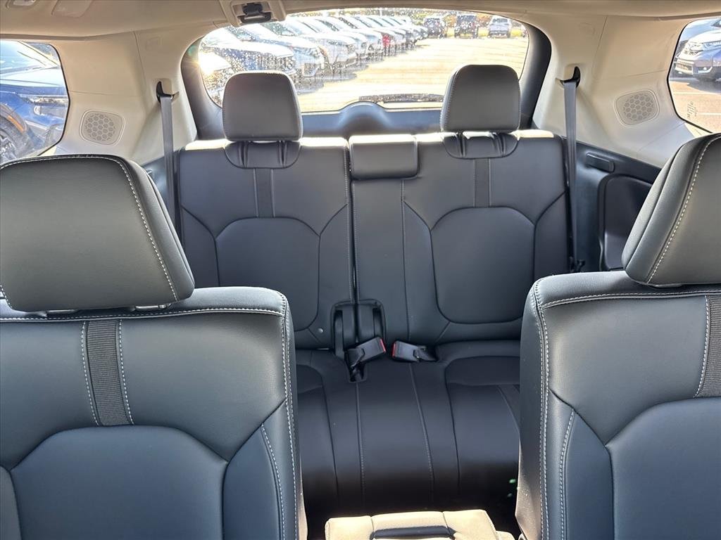 Certified Used 2025 WHITE Honda Touring image 19