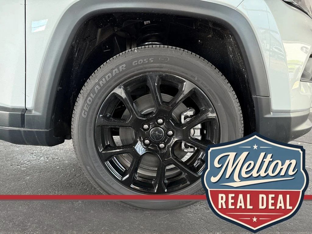 New 2025 Silver Jeep Latitude image 11