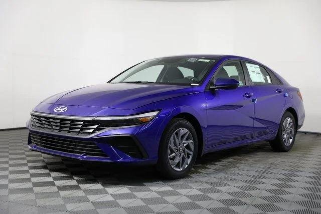 2025 Hyundai Elantra Blue - Photo 35