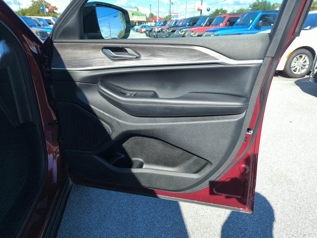 Used 2025 Red Jeep Limited image 33