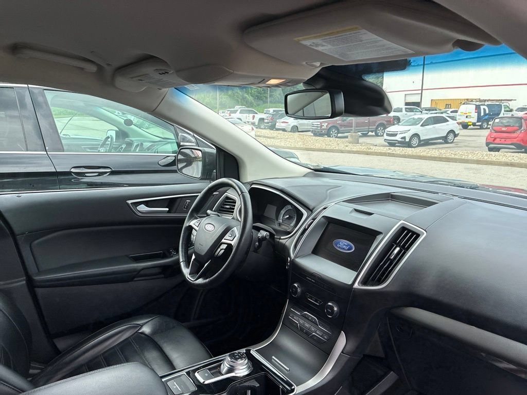 Used 2020 Grey Ford SEL image 23