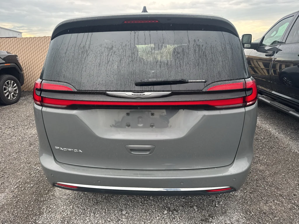 Used 2023 Ceramic Gray Clearcoat Chrysler Touring L image 6
