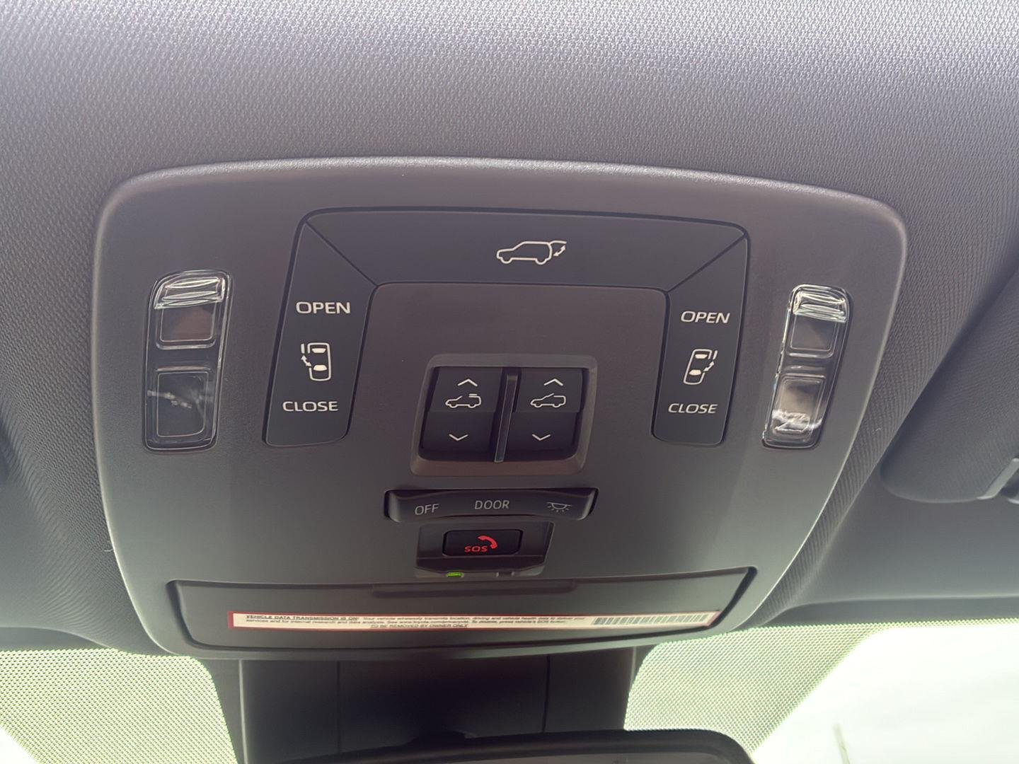 Used 2021 Blizzard Pearl Toyota XLE 7-Passenger image 19