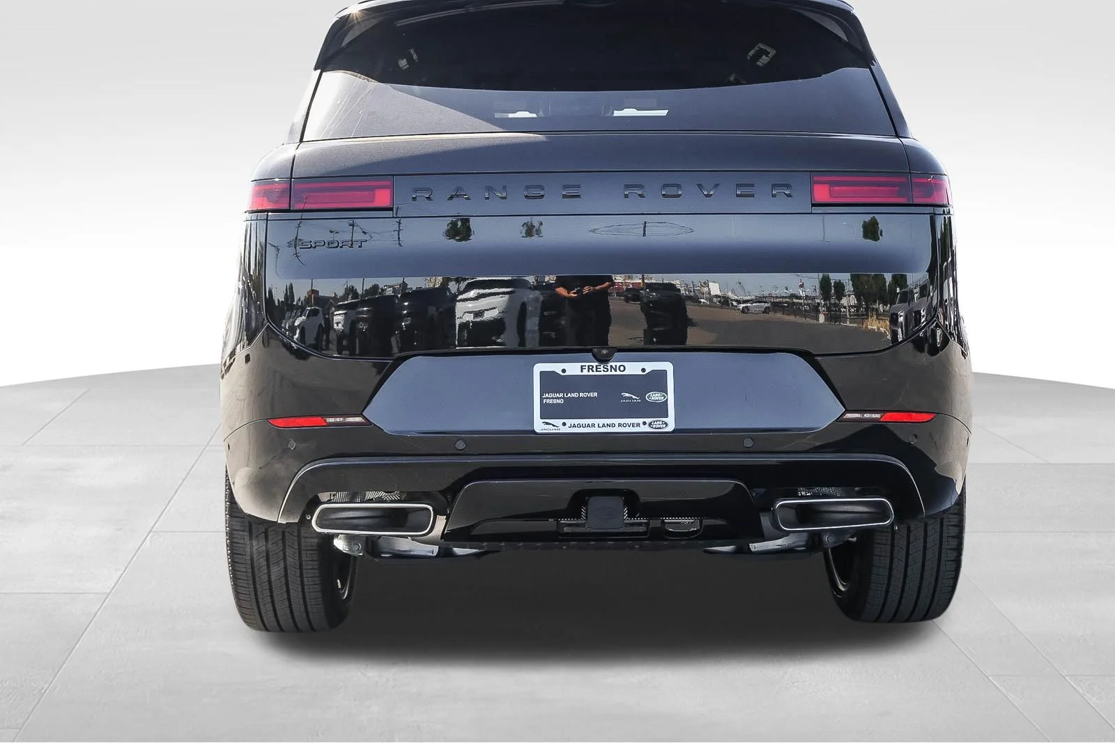 New 2026 Santorini Black Land Rover Dynamic SE image 6
