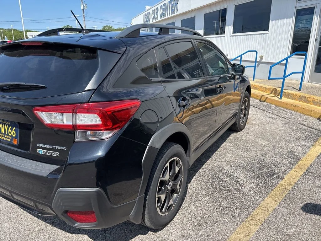 Used 2018 Black Subaru 2.0i image 3