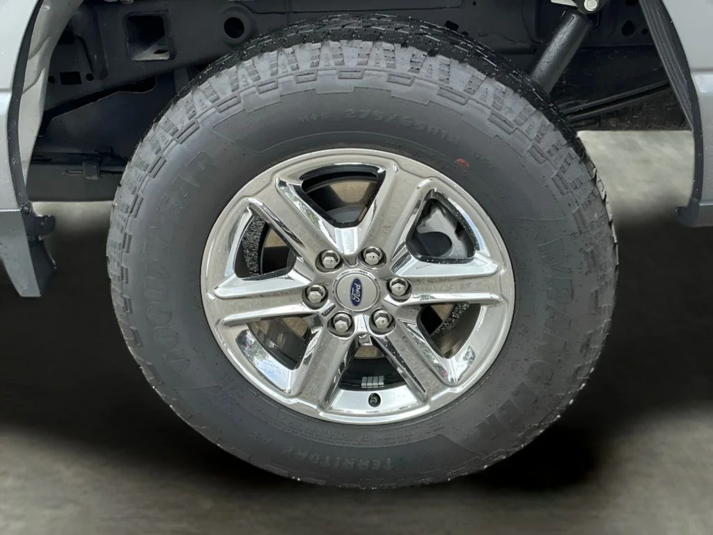 Used 2025 Gray Ford XLT image 39
