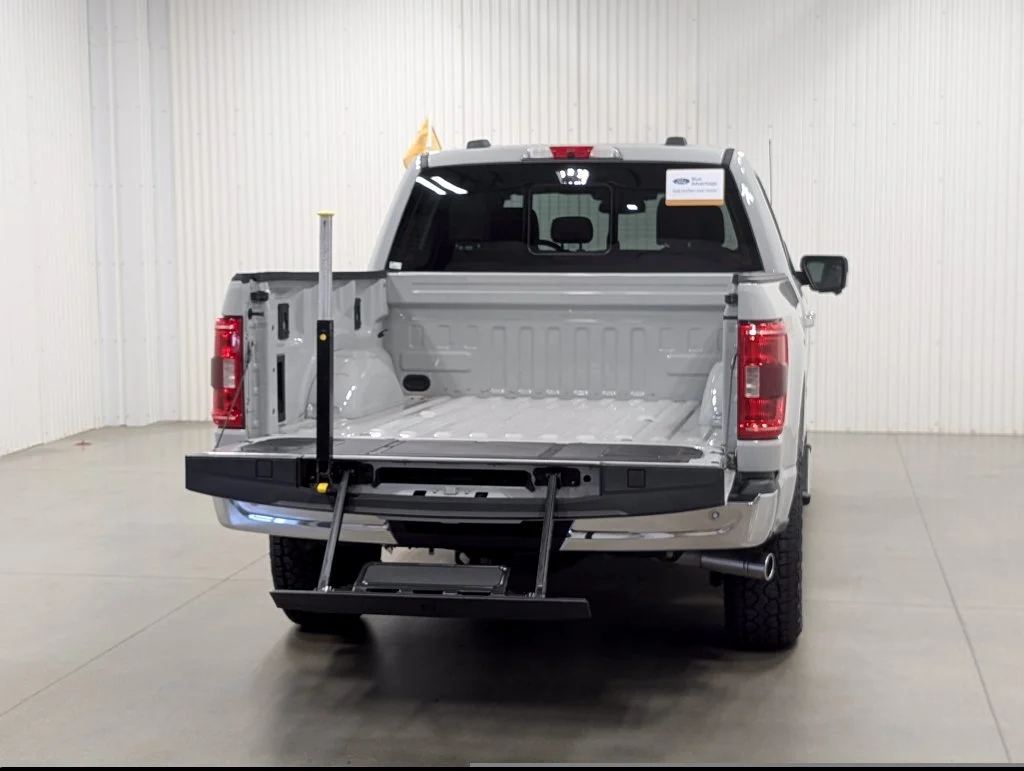 Certified Used 2023 Avalanche Ford XLT image 26