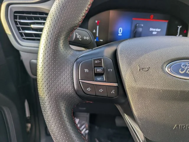Used 2025 Gray Ford ST-Line image 26