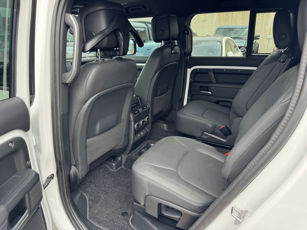 Used 2025  Land Rover S image 20