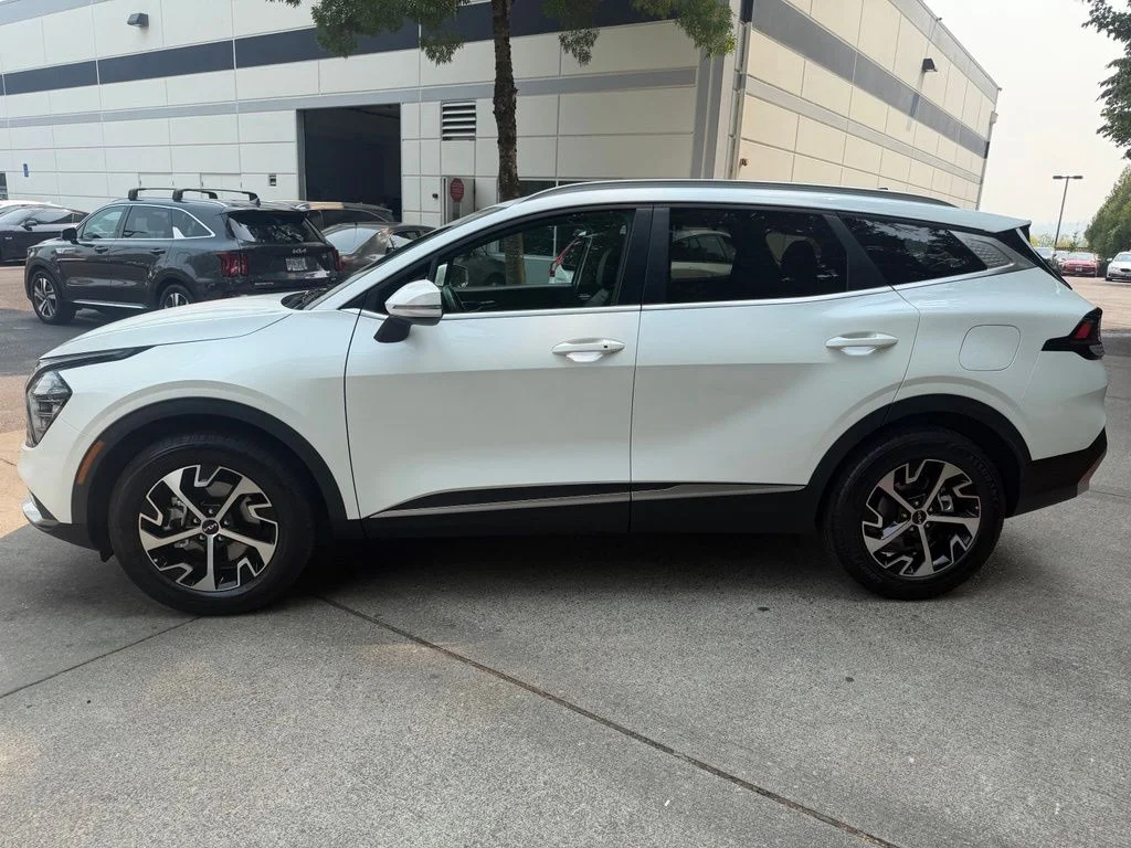 Certified Used 2025 Snow White Pearl Kia EX image 7