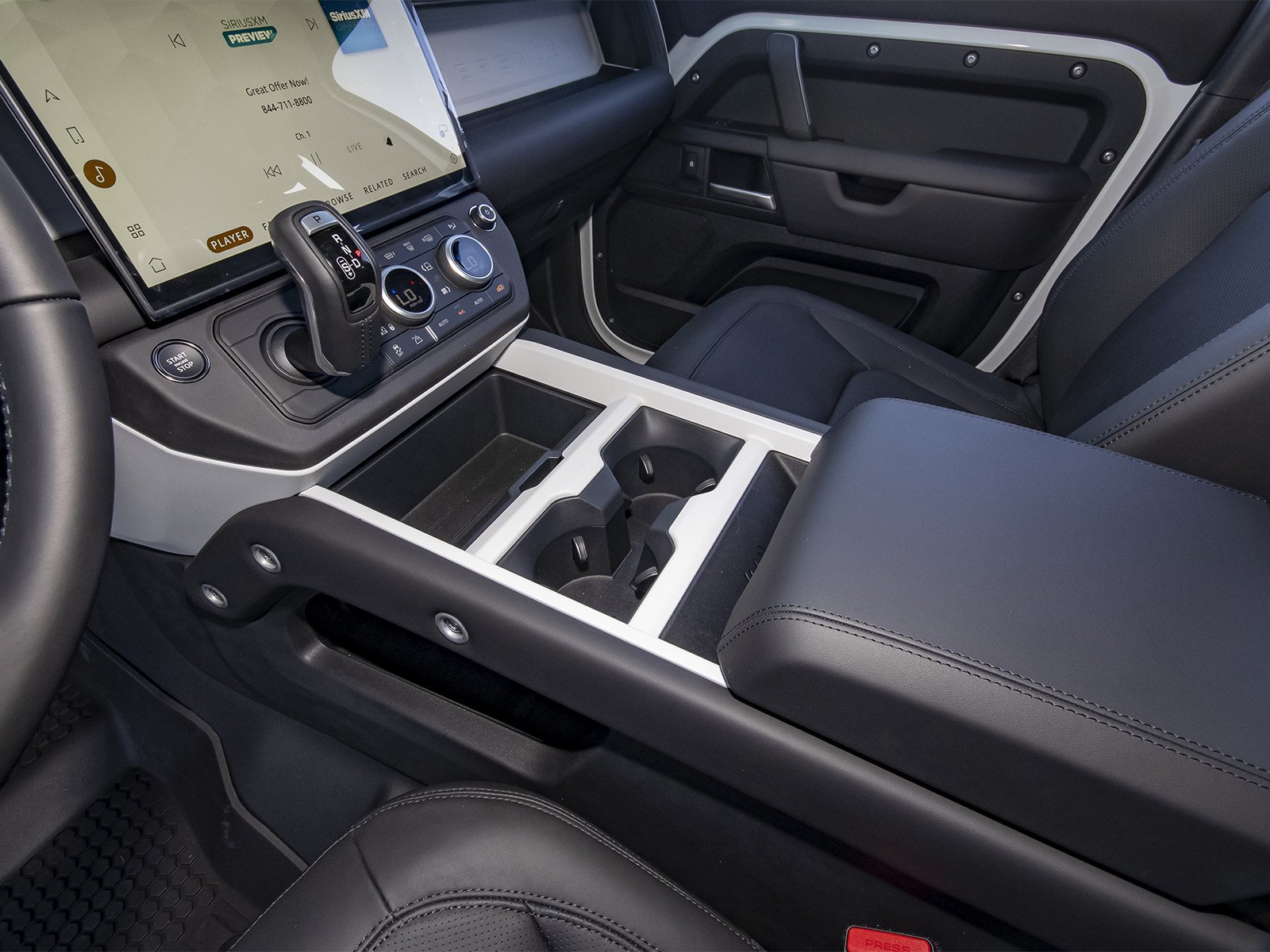 New 2026 Fuji White Land Rover X-Dynamic SE image 27