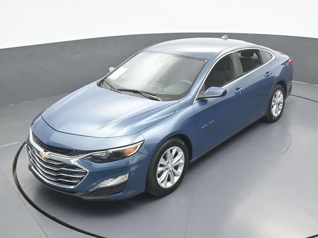 Used 2024 Lakeshore Blue Metallic Chevrolet LT image 39