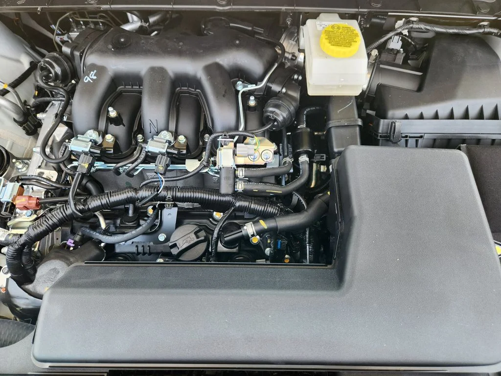 New 2026 Everest White Pearl TriCoat Nissan SL image 23