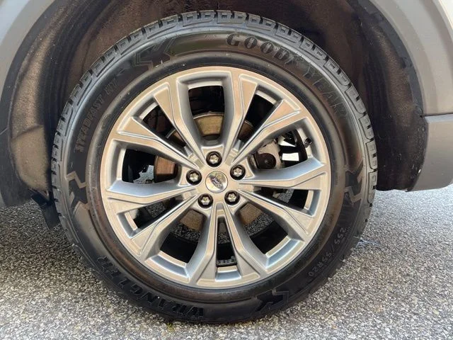 Used 2024 Silver Ford XLT image 10
