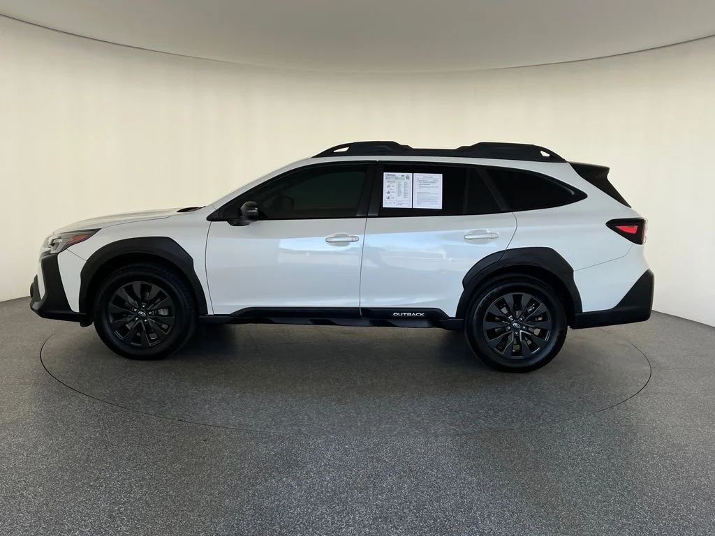 Used 2023 White Subaru Onyx Edition XT image 7