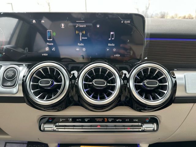 New 2026 Polar White Mercedes-Benz GLB 250 image 70