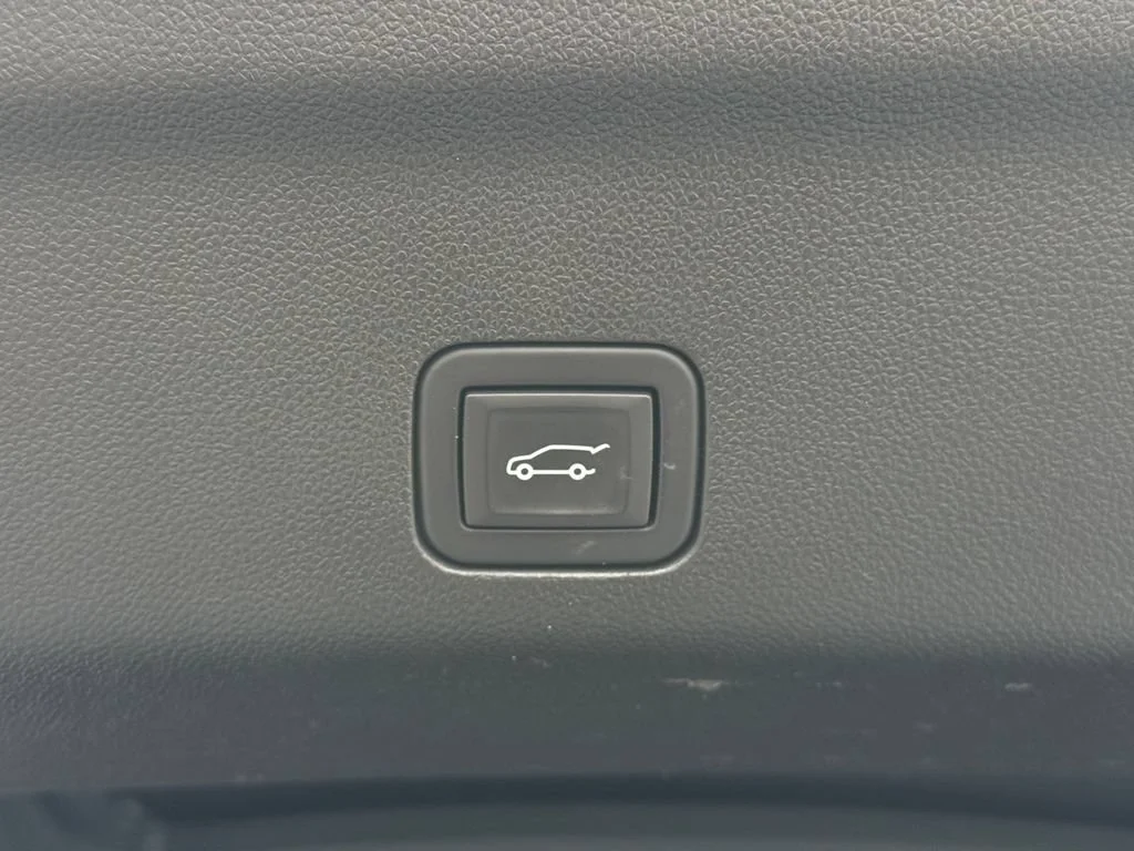 Used 2024 Black Chevrolet High Country image 11