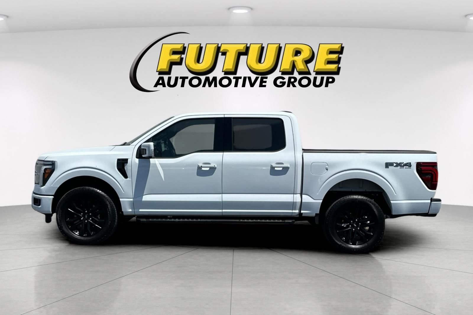 Used 2025 White Ford Lariat image 6