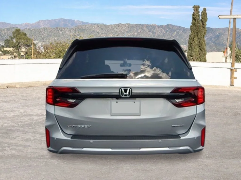 2026 Honda Odyssey Touring - Photo 4