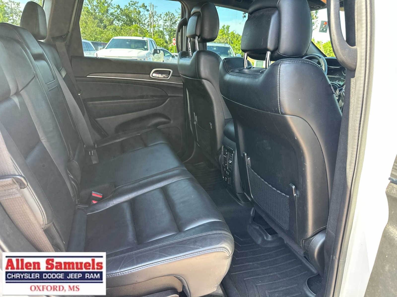 Used 2022 Bright White Clearcoat Jeep Limited image 39