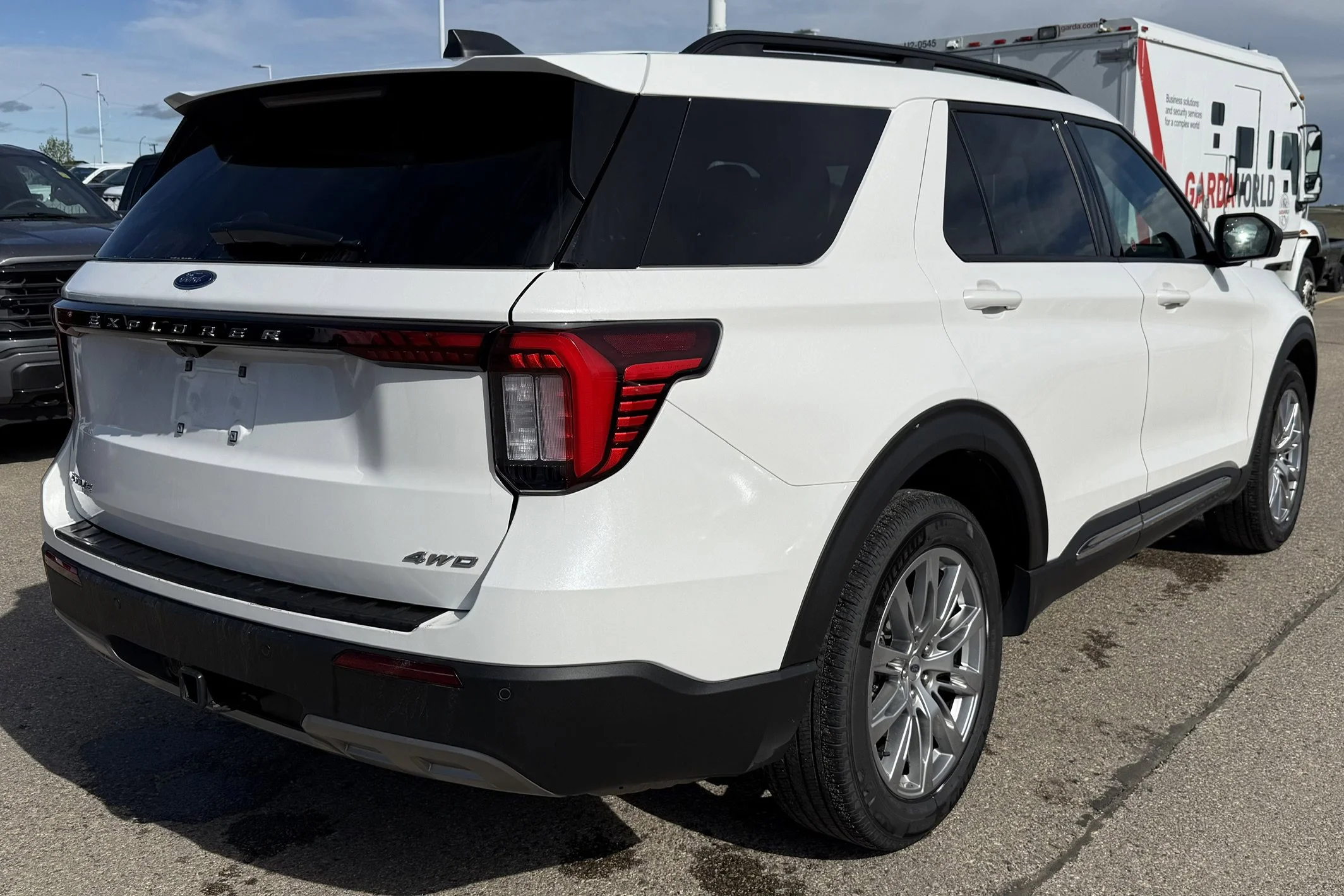 Used 2025 WHITE Ford ACTIVE 4WD **New Arrival** image 5