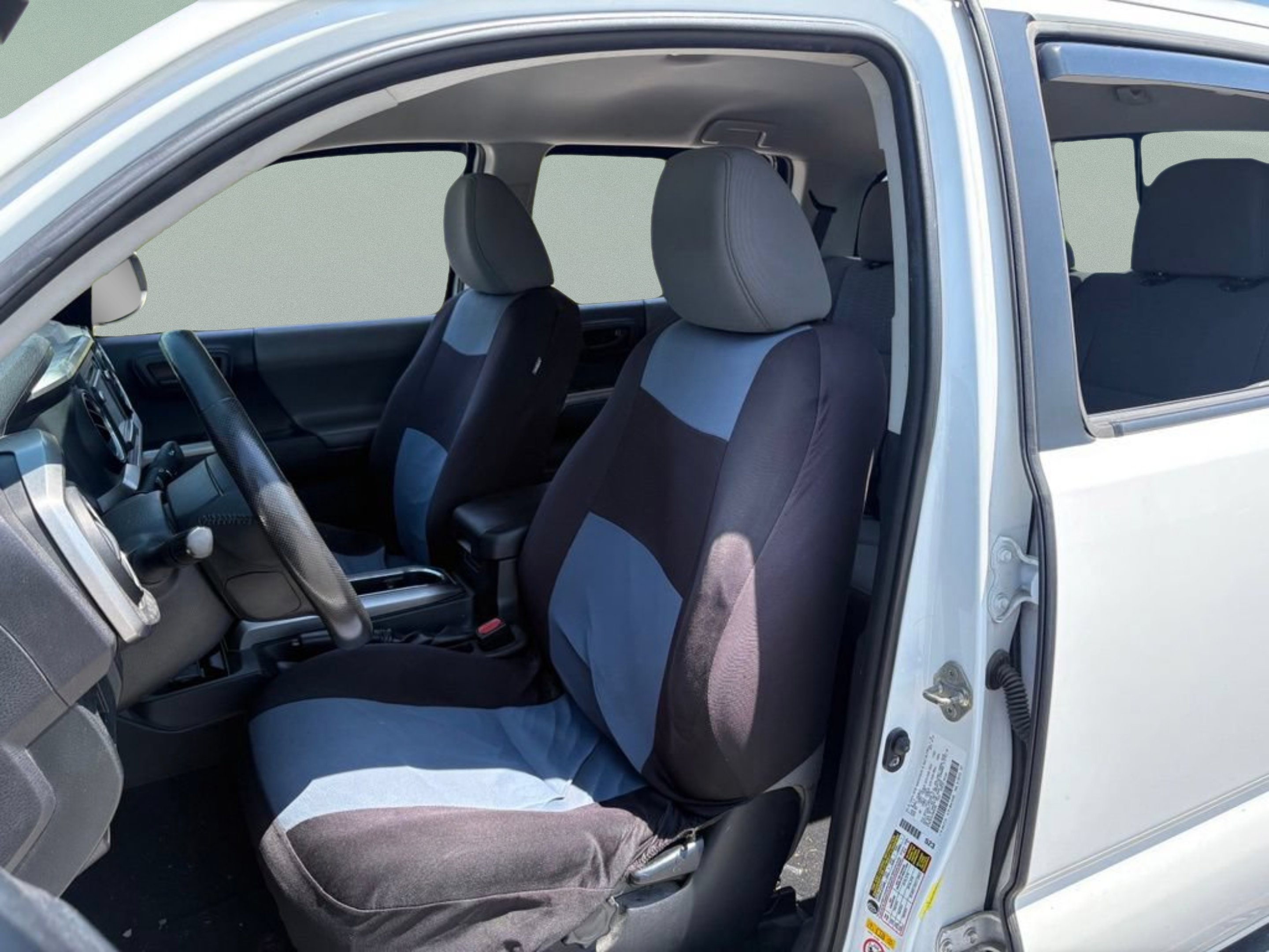 Used 2018 Super White Toyota SR5 image 21