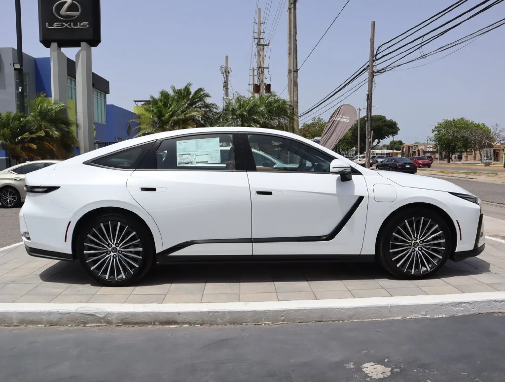 New 2026  Lexus 350e Premium image 4