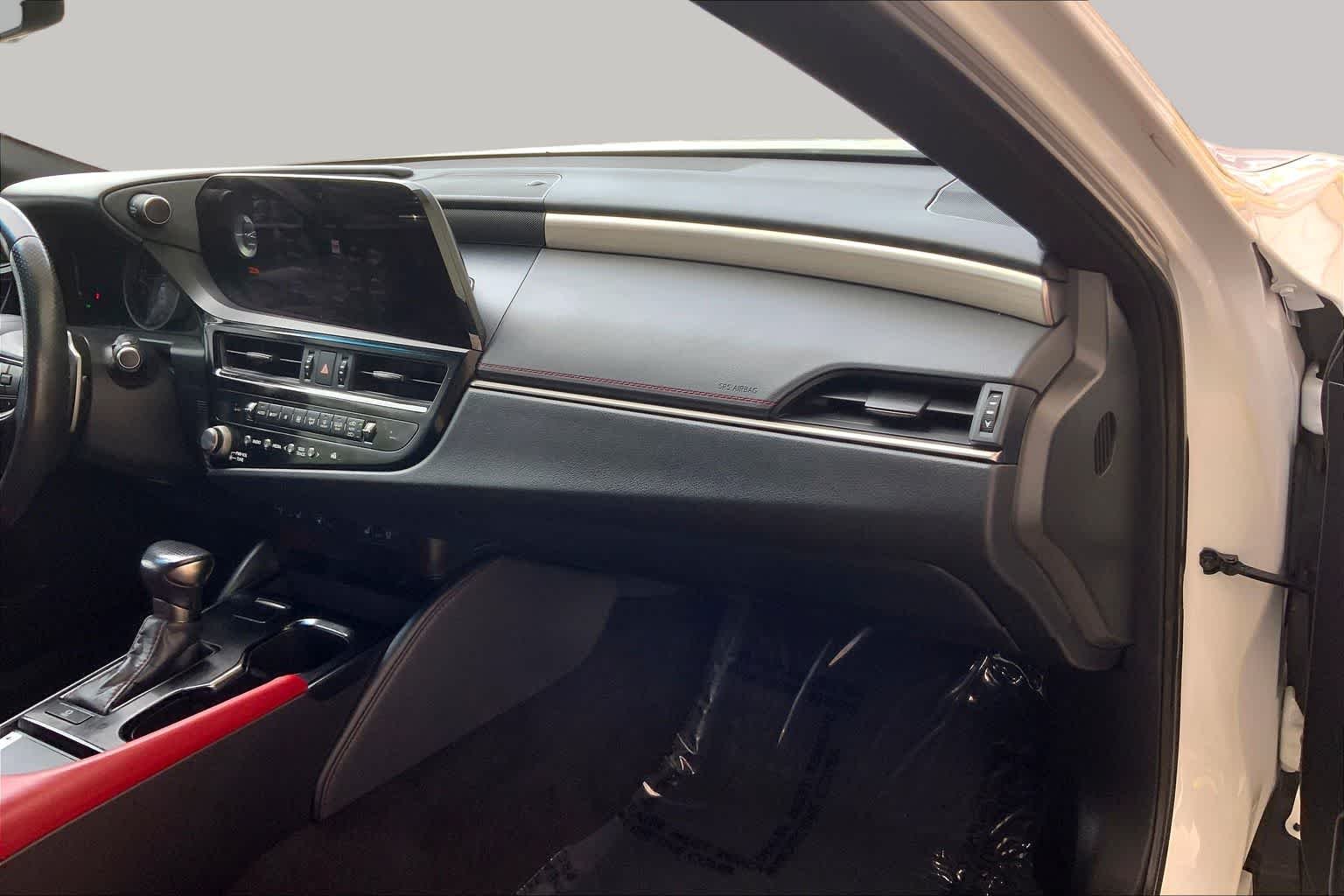 Used 2023 Ultra White Lexus F SPORT Handling image 19