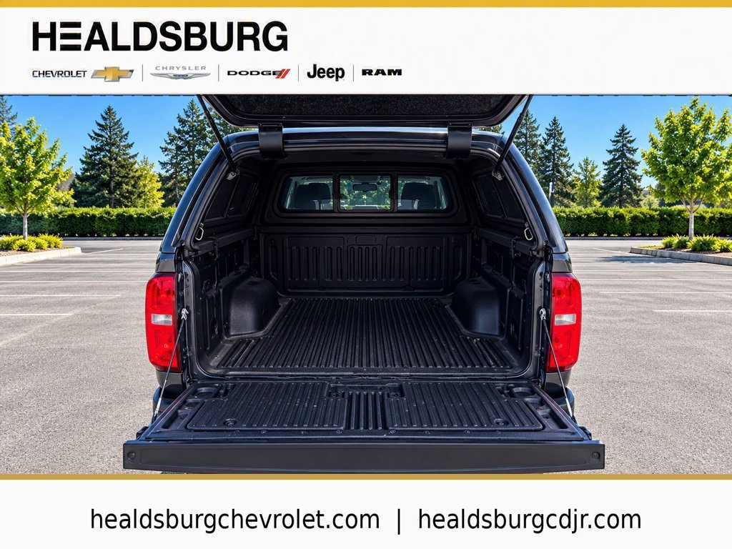 Used 2016 CYBER GRAY METALLIC Chevrolet 4WD Z71 image 26