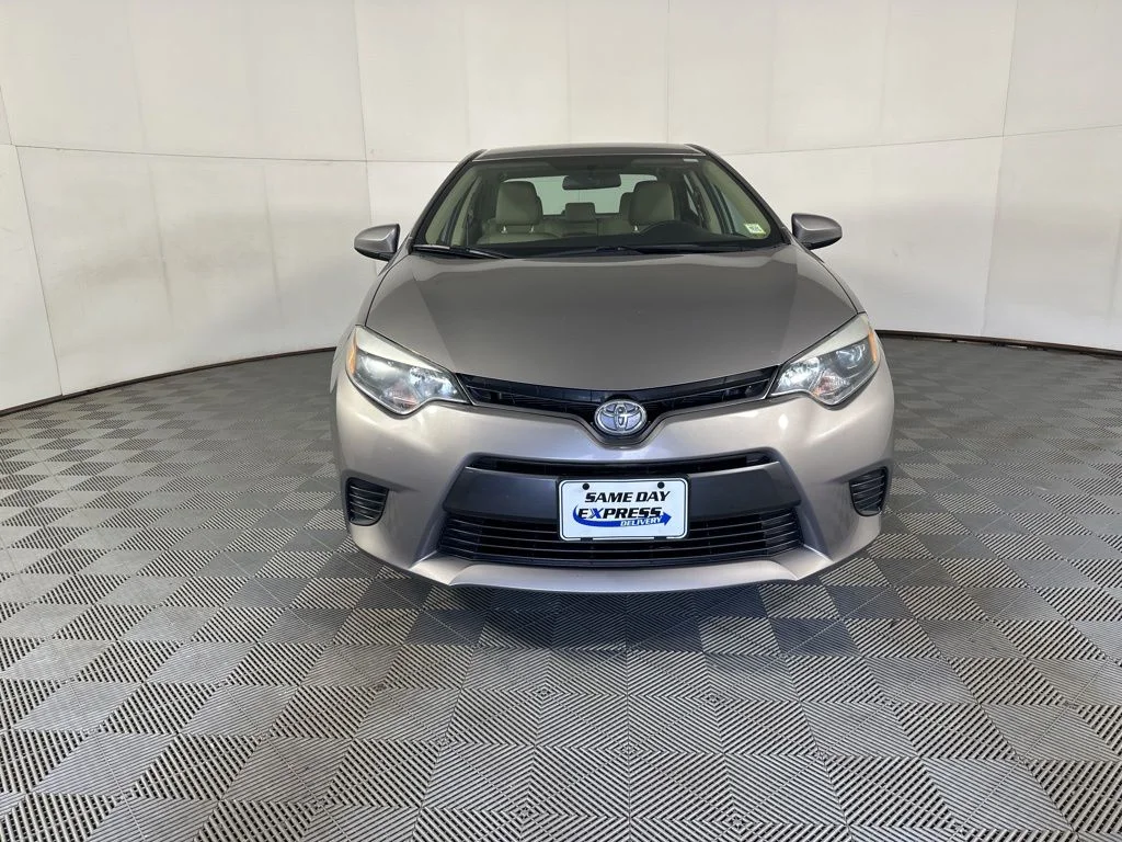 Used 2015 Brown Toyota LE image 2