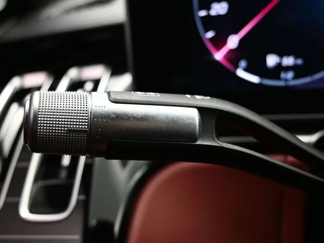 Used 2022 White Mercedes-Benz S 580 image 31