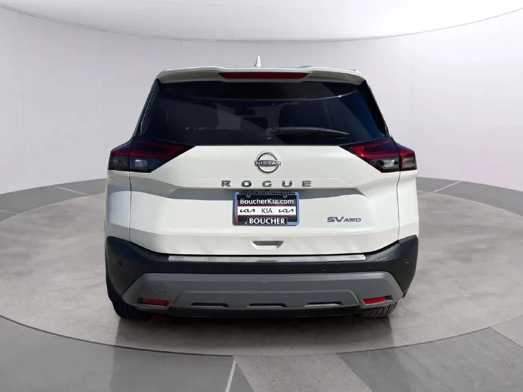 Used 2023 Pearl White Tricoat Nissan SV image 4