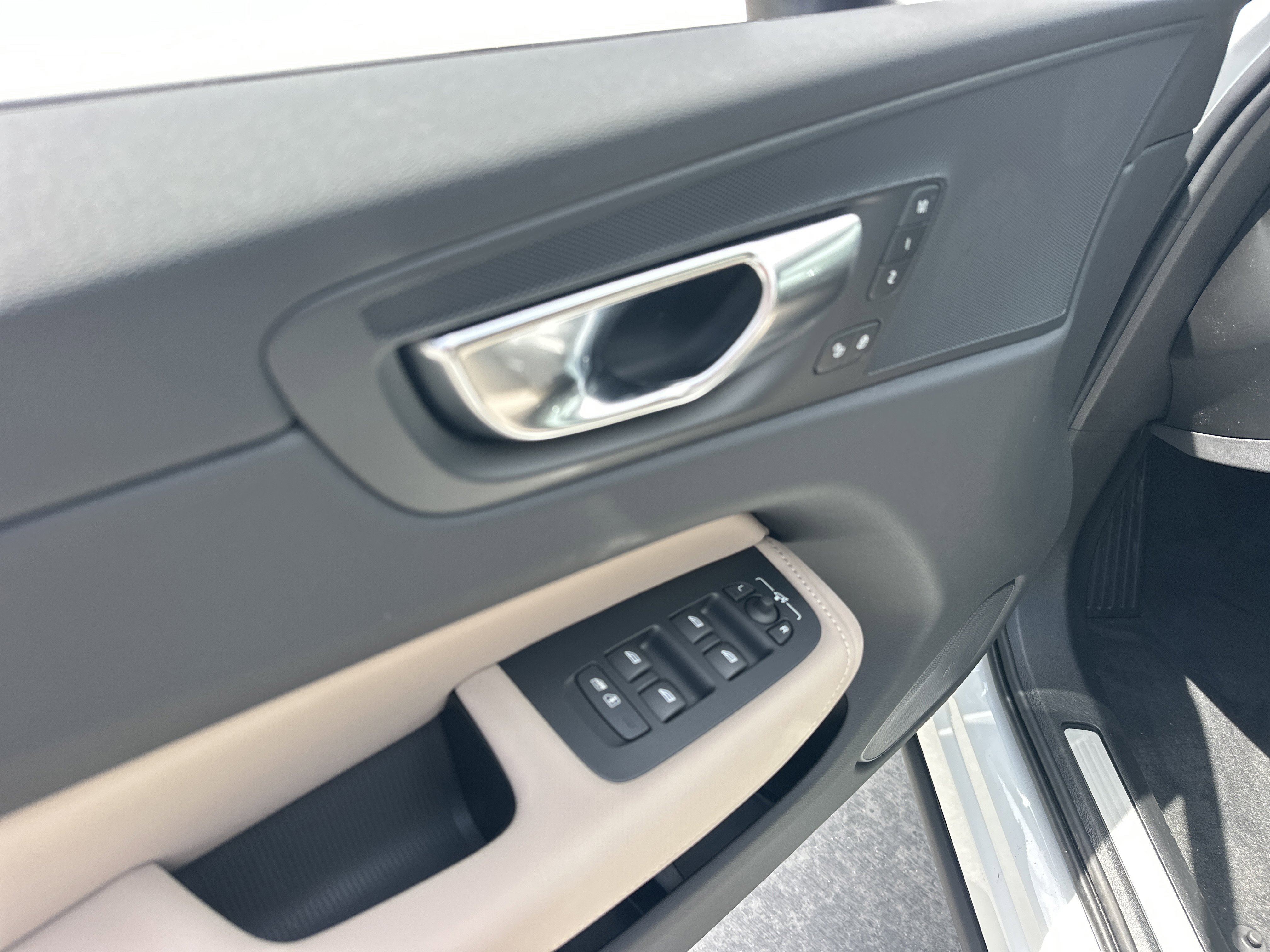 New 2026  Volvo Plus image 17
