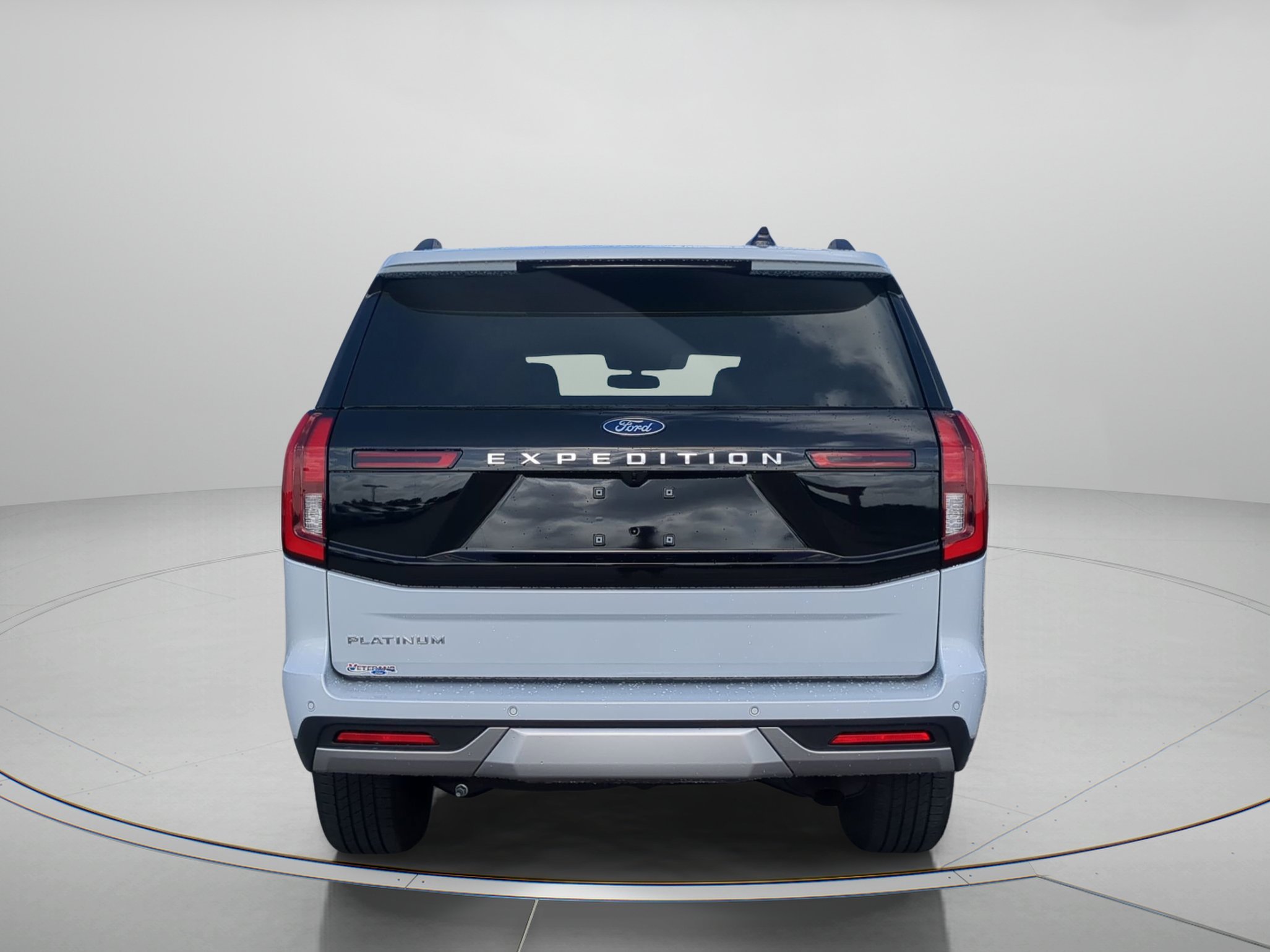 New 2026 Space Silver Metallic Ford Platinum® image 38