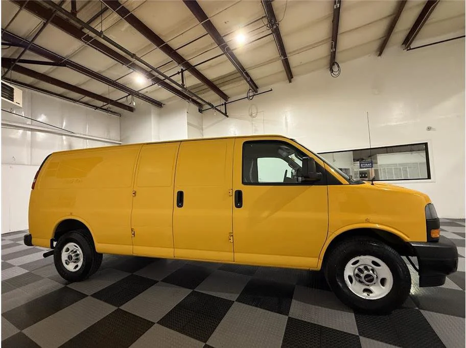 Certified Used 2018 Special Paint GMC Extended Van 3D image 4
