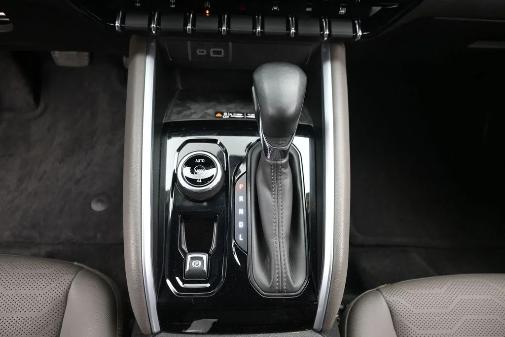 Used 2023 Black Chevrolet ZR2 image 20